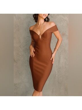 ALIEVA Jade Off-Shoulder Dress in Tawny Brown Size Medium